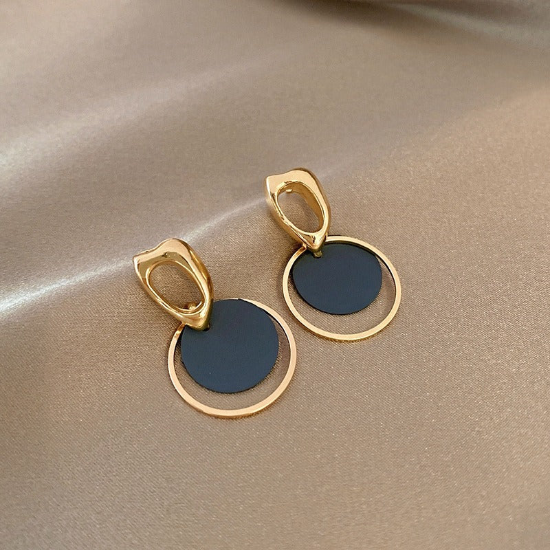 Personalized contrasting circular earrings for women's new geometric shaped earrings