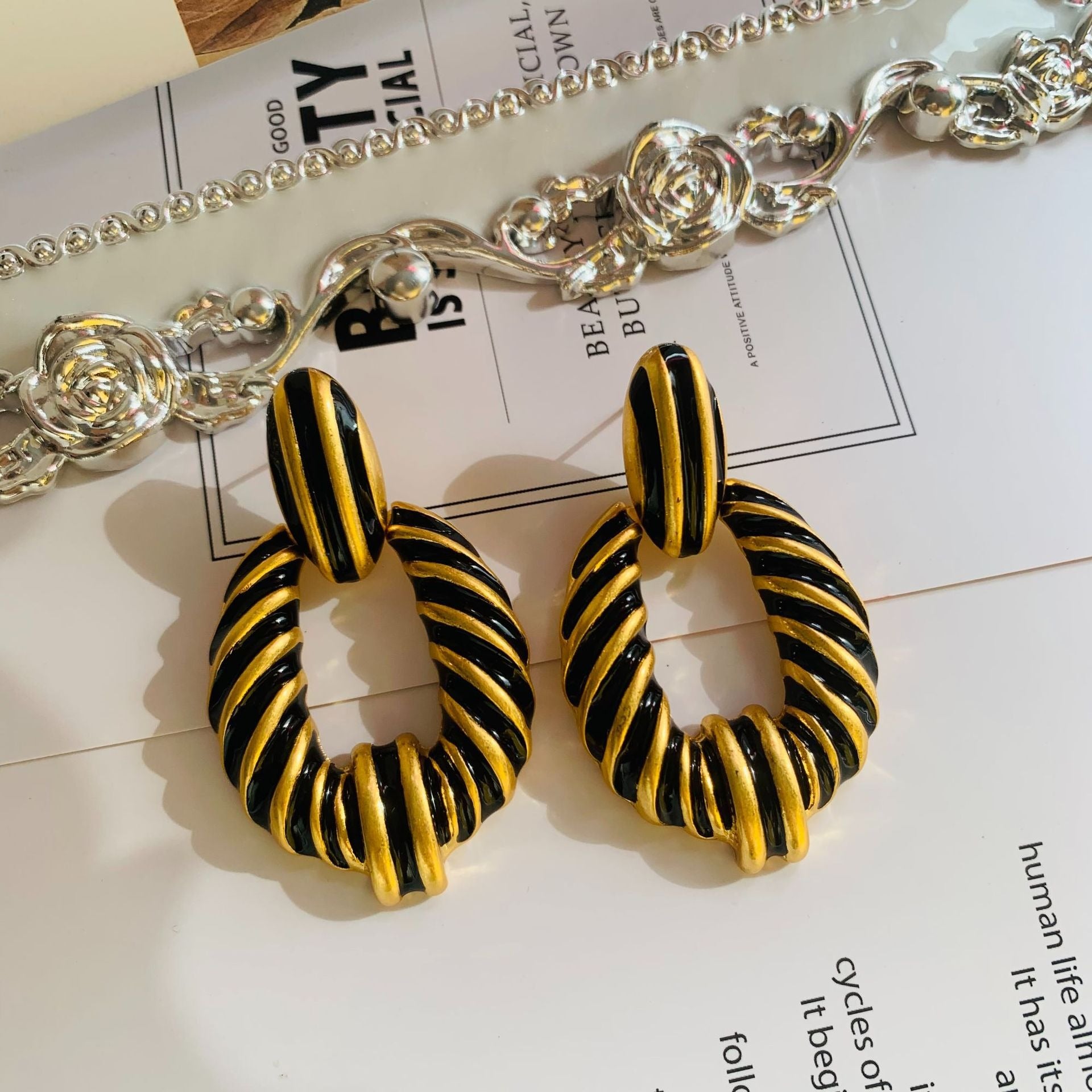 Exaggerated style black earrings