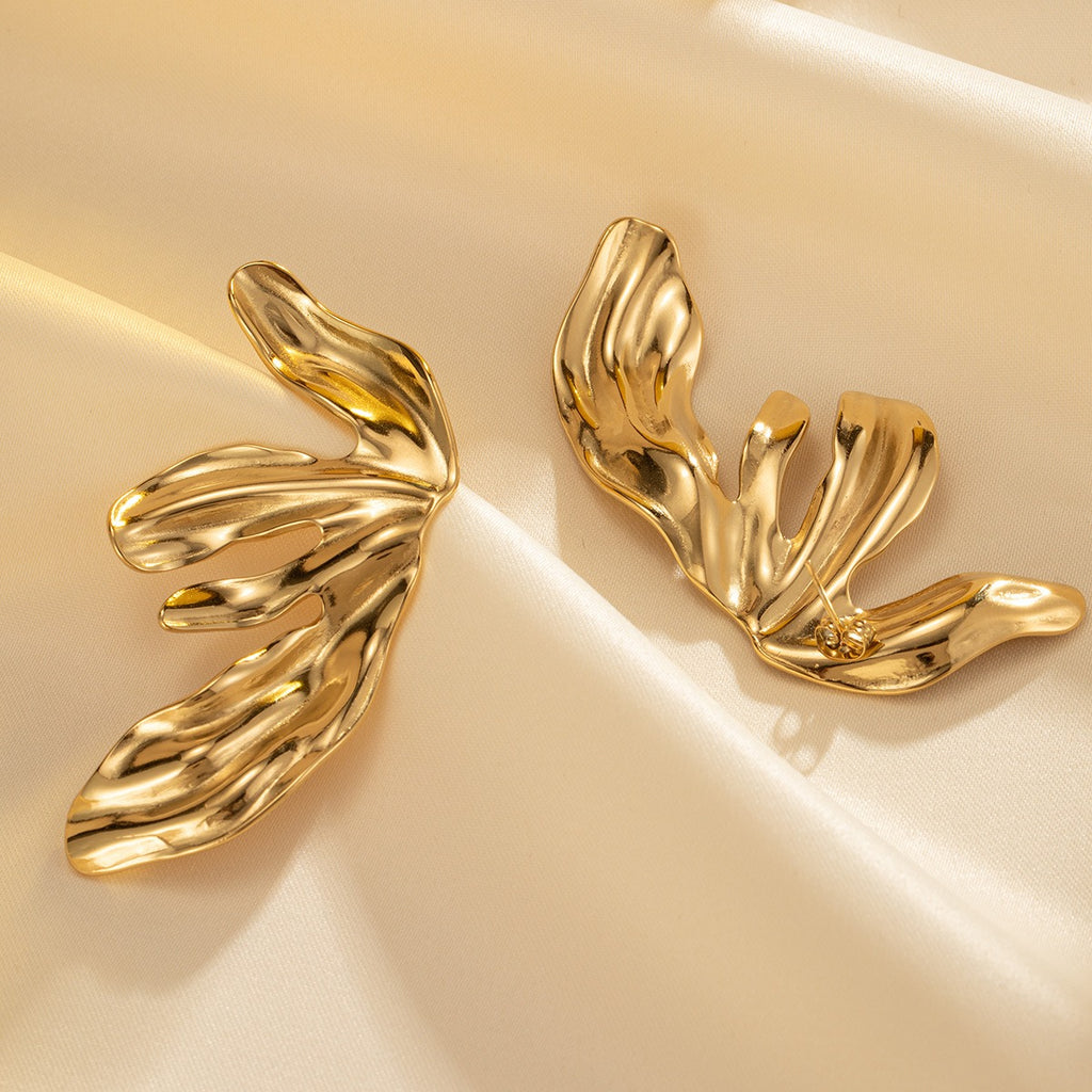Fashionable personalized petal earrings