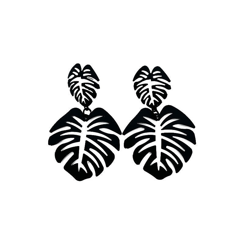 Hollow leaf earrings for fashion
