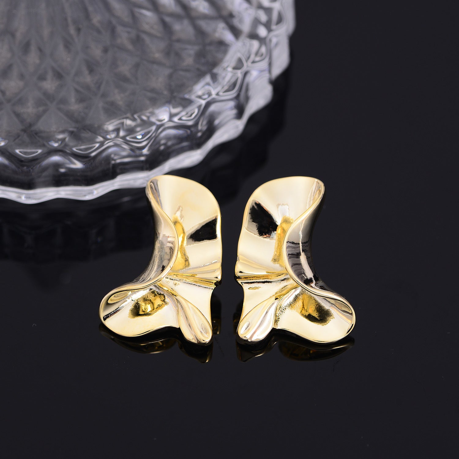 Vintage Leaf Earrings Bohemian Ethnic Gold Lightweight Unburdened Stud Earrings