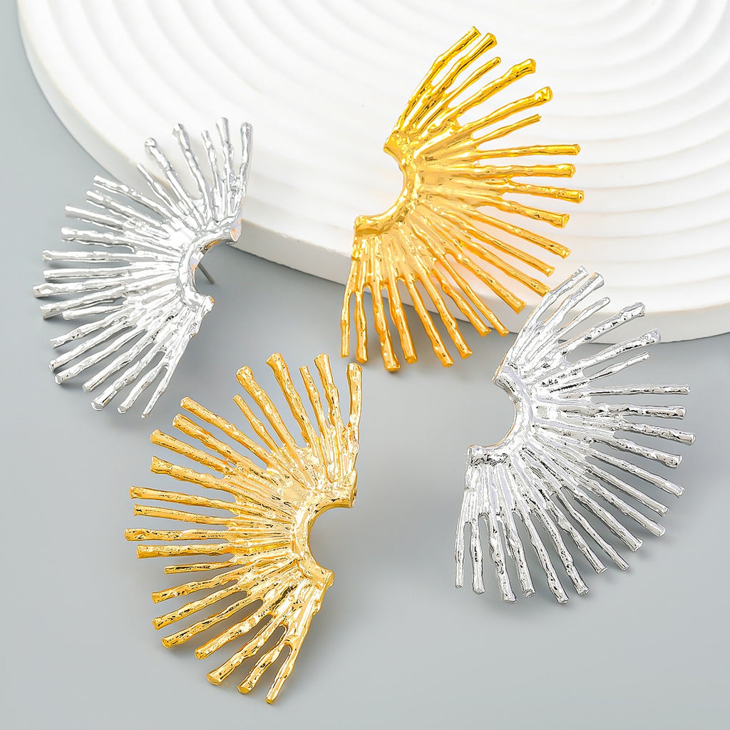 Exaggerated alloy half edge sunflower earrings for women's retro earrings