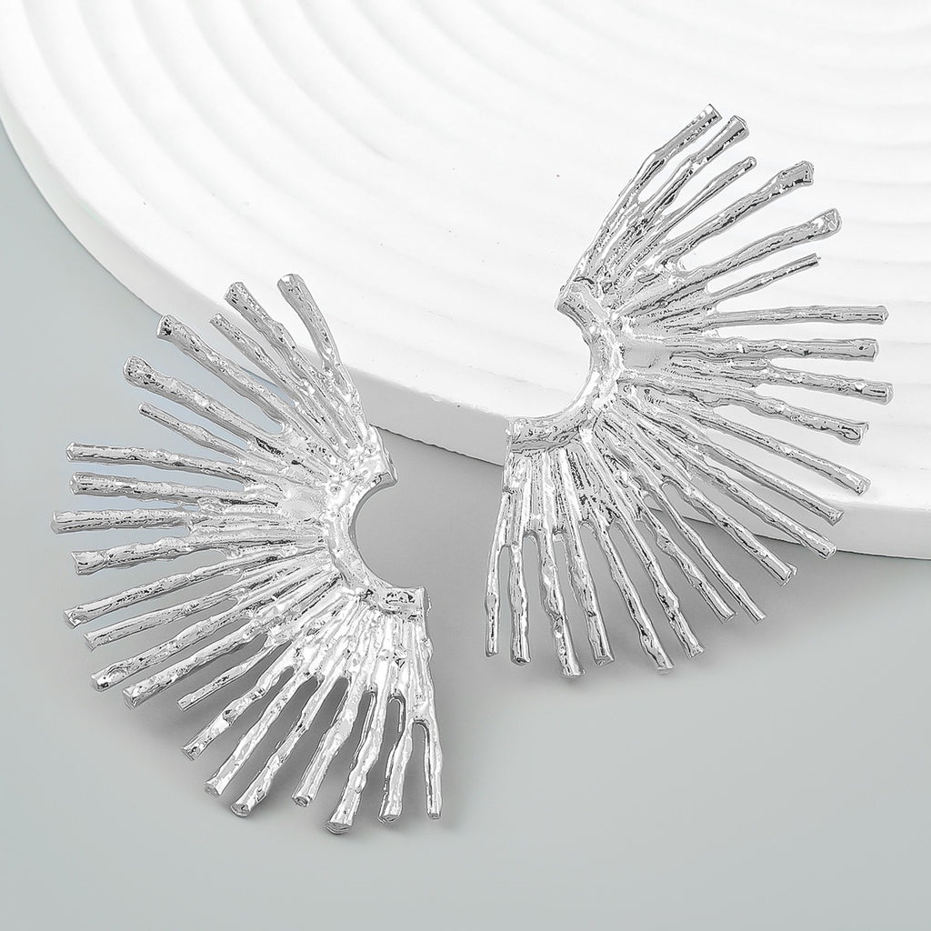 Exaggerated alloy half edge sunflower earrings for women's retro earrings