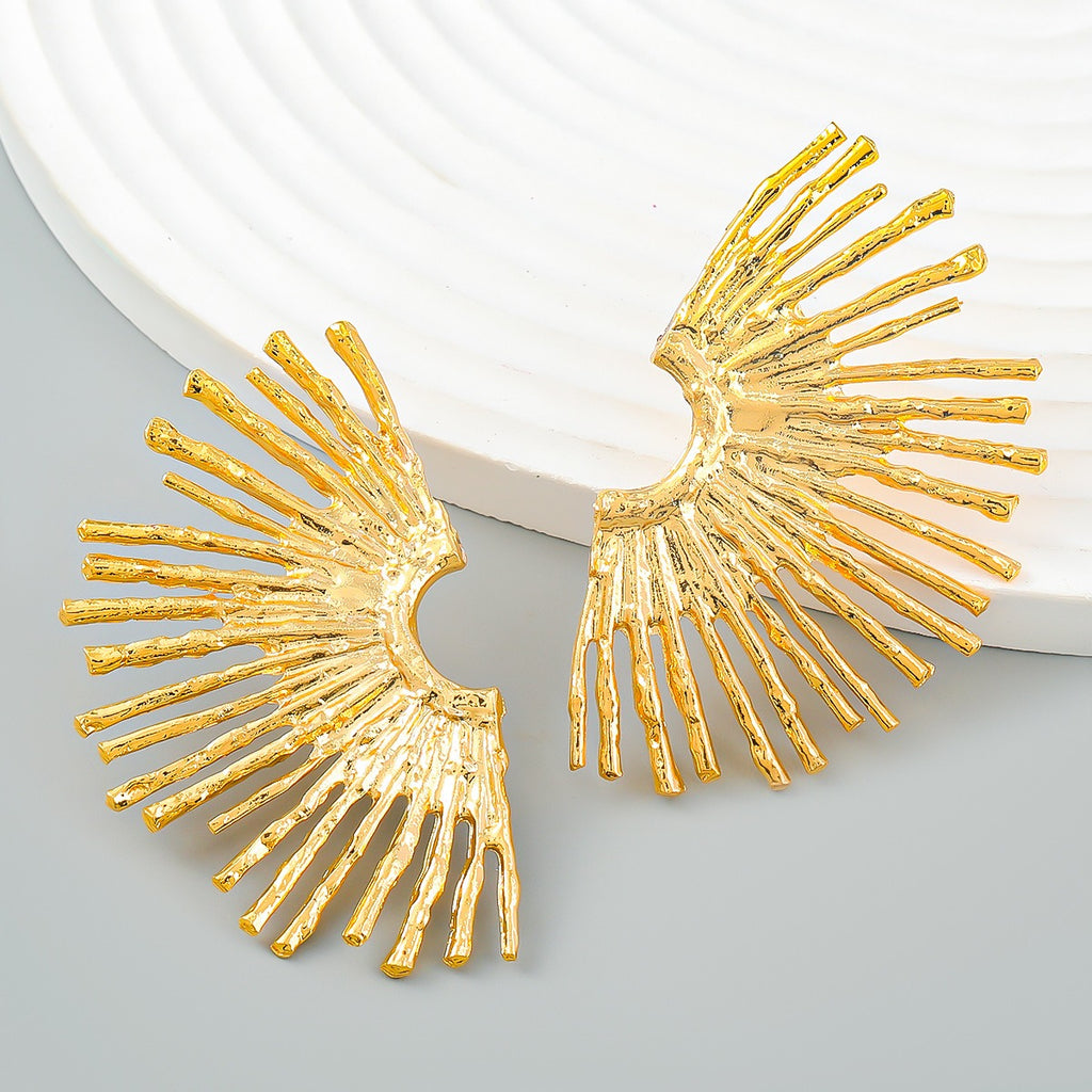 Exaggerated alloy half edge sunflower earrings for women's retro earrings