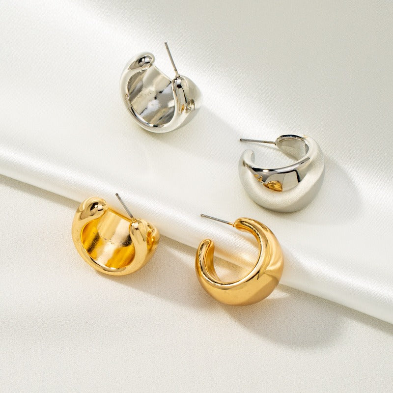 Simple and fashionable metal wide face C-shaped earrings with geometric earrings