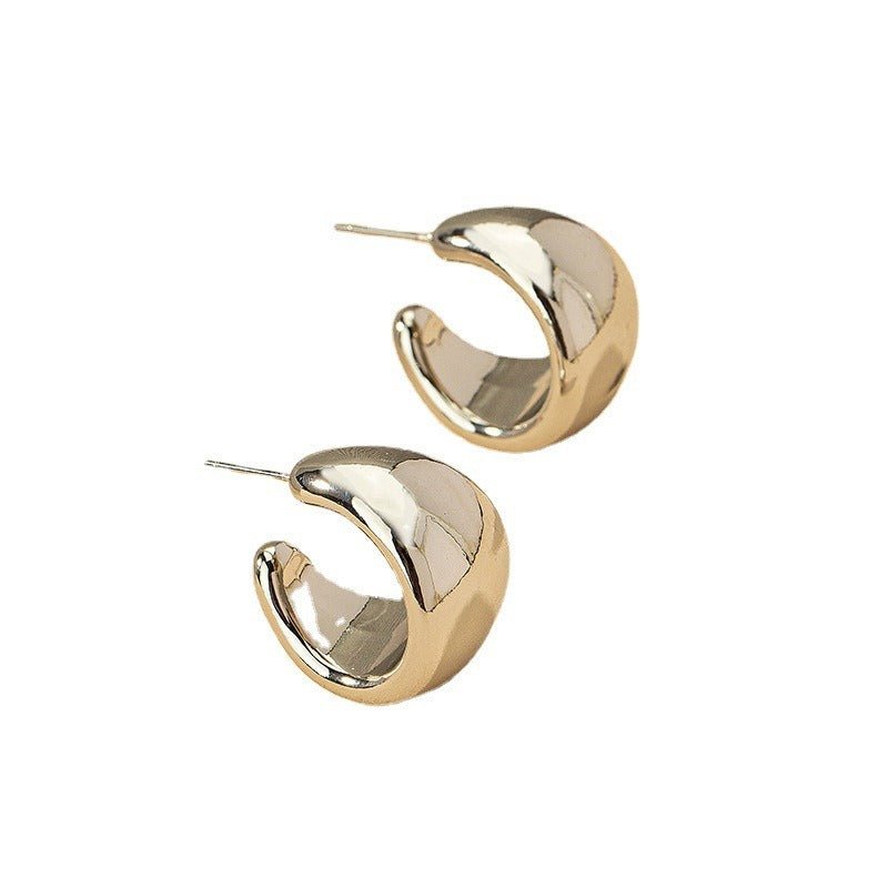 Simple and fashionable metal wide face C-shaped earrings with geometric earrings