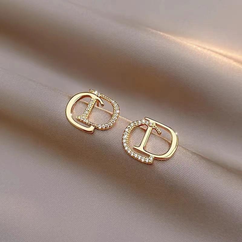 Letter earrings with female tassel design 925 silver earrings
