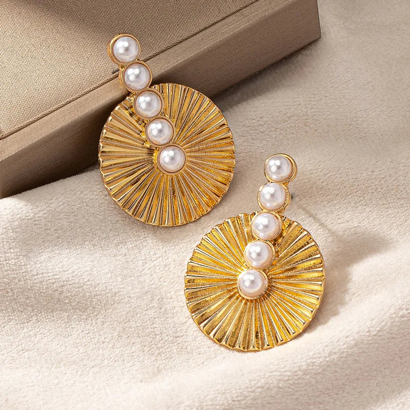 Geometrically advanced stainless steel earrings with pearl round fan-shaped earrings