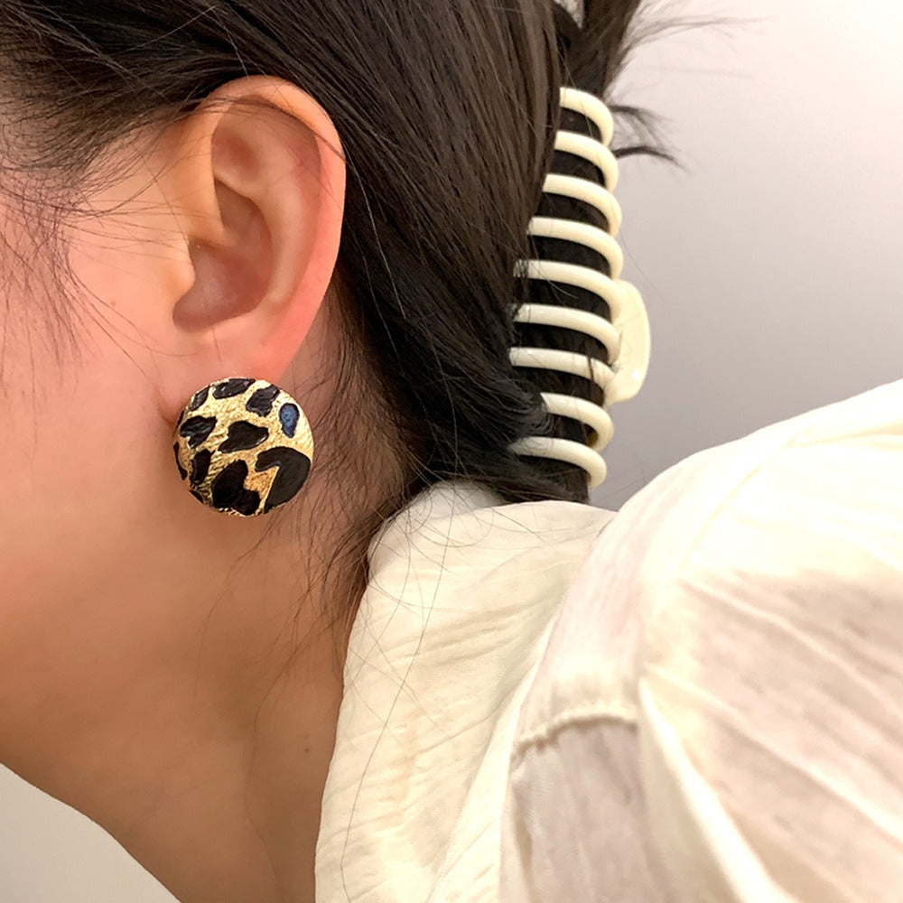 Irregular leopard print round earrings for women, fashionable and elegant, simple pattern earrings, earrings, earrings