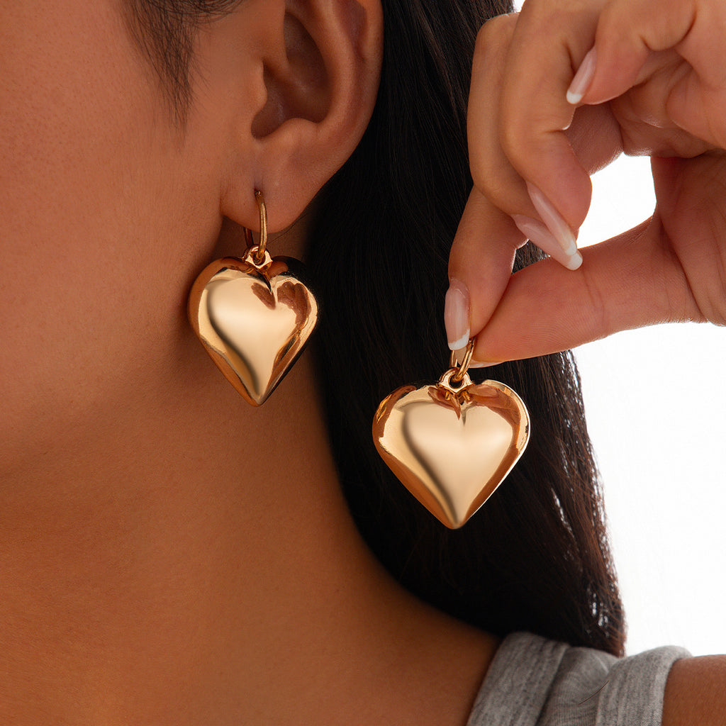 Fashionable curved geometric earrings, simple and popular CCB heart-shaped earrings