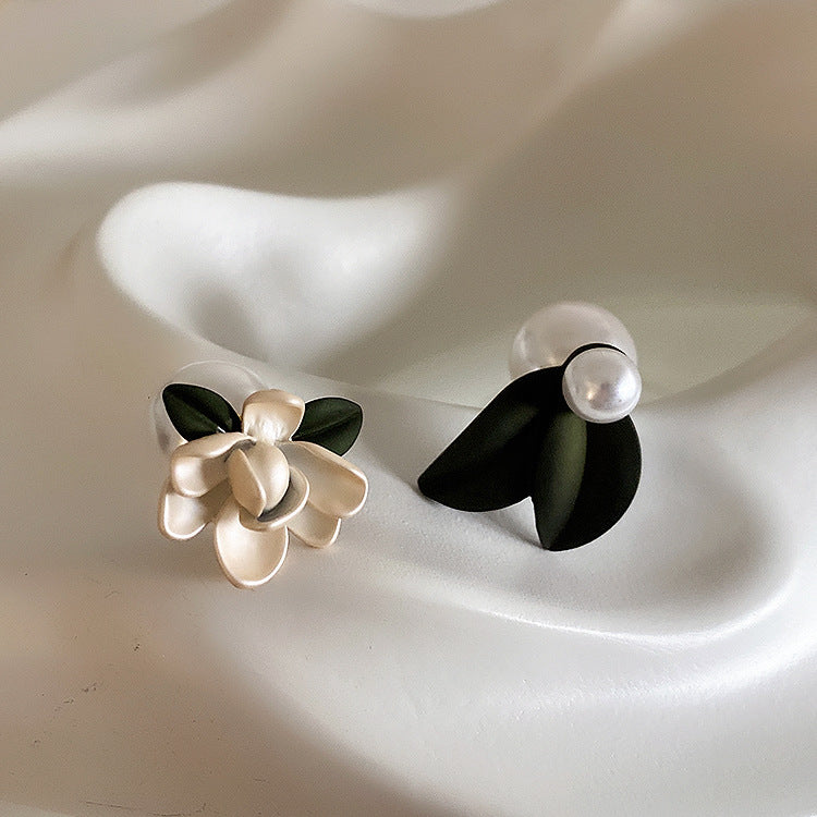 Asymmetric Spray Paint Flower Pearl Earrings Female Personality Fashion All-Match Temperament Earrings 925 Silver Needles