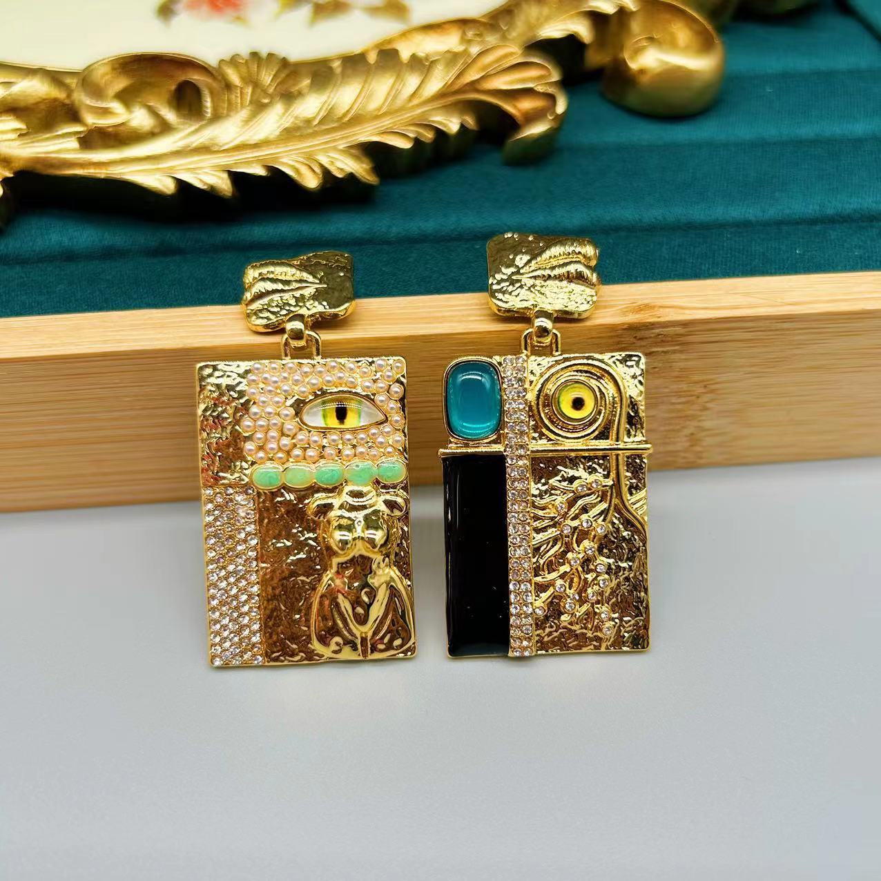 Vintage Personality Geometric Square Pendant Leaf Earrings for Woman