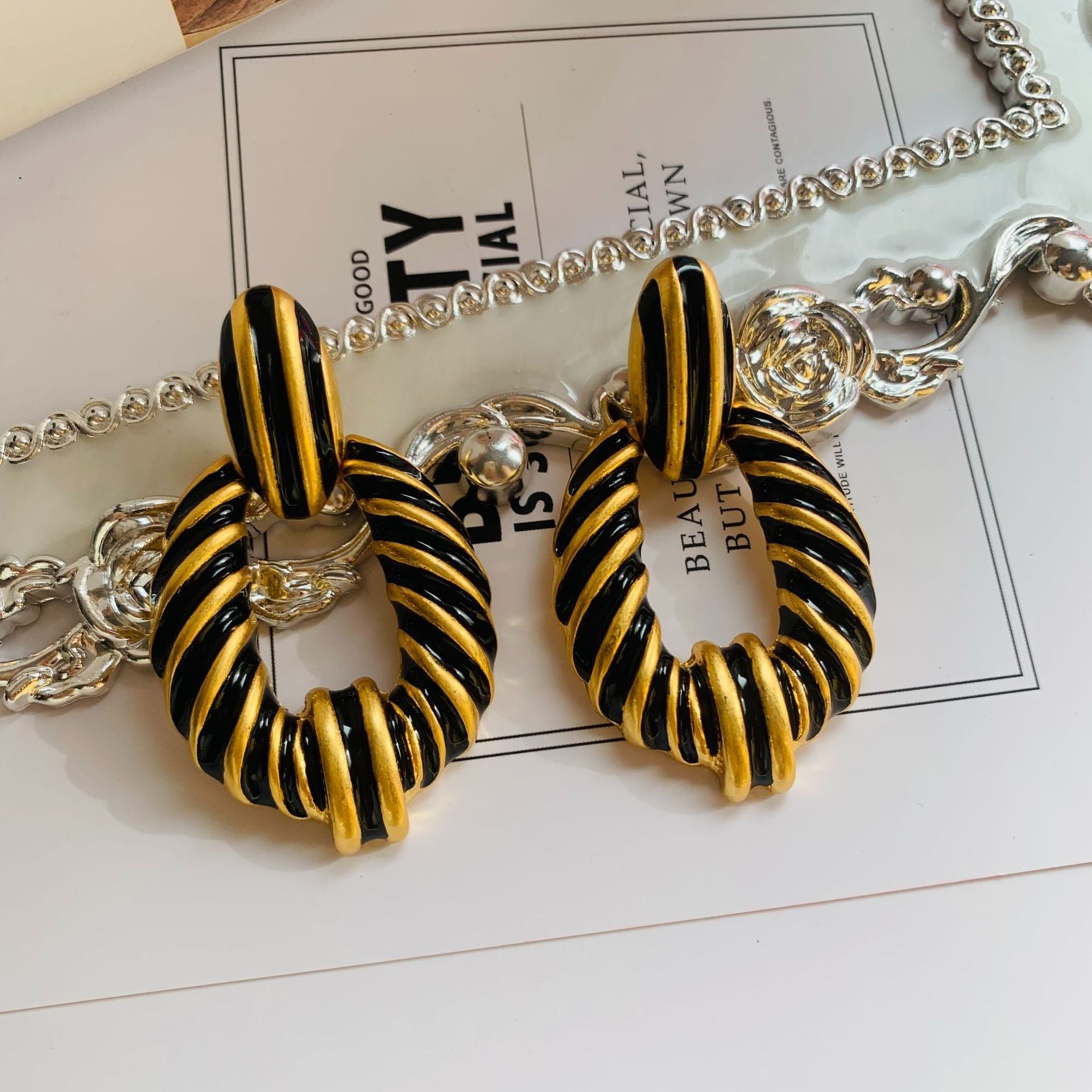 Exaggerated style black earrings