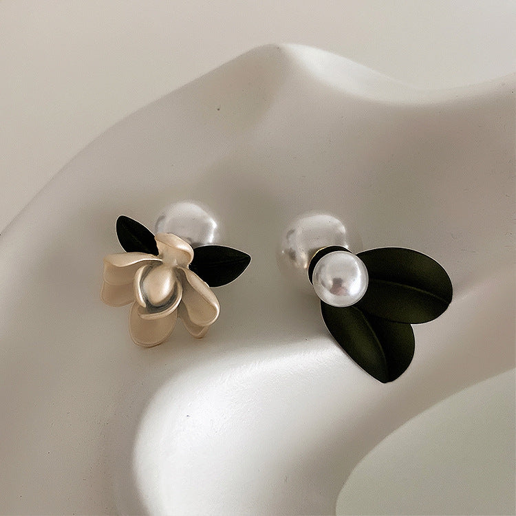 Asymmetric Spray Paint Flower Pearl Earrings Female Personality Fashion All-Match Temperament Earrings 925 Silver Needles