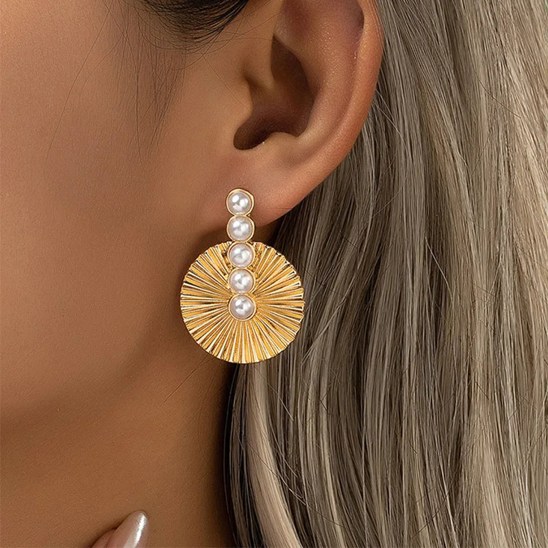 Geometrically advanced stainless steel earrings with pearl round fan-shaped earrings