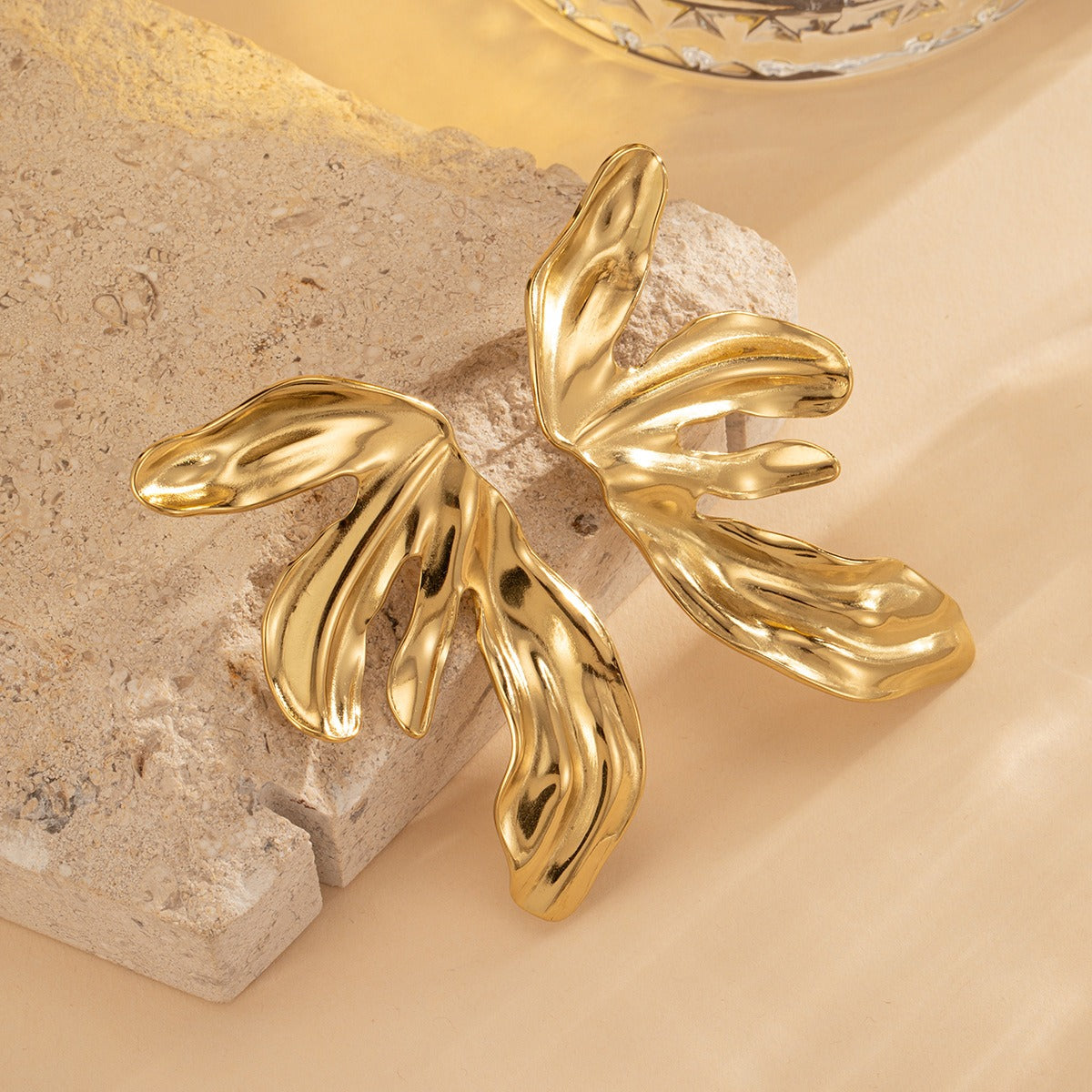 Fashionable personalized petal earrings