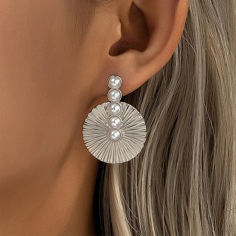 Geometrically advanced stainless steel earrings with pearl round fan-shaped earrings