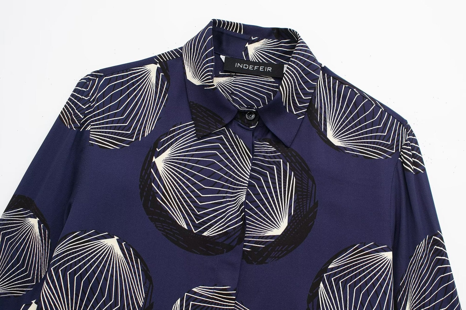 Fashion printed shirt and casual pants