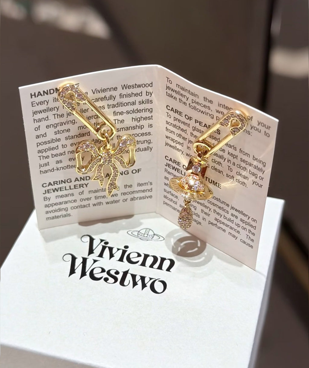 Bow chain necklace and earrings