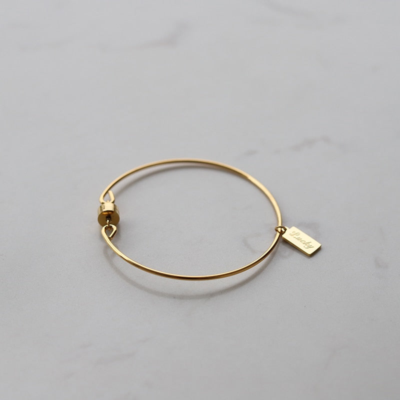 Super Minimal Stainless Steel Engraved Lucky Square Plate Charm Magnet Gold Bangle Bracelets for Girl Ladies Jewelry Gift
