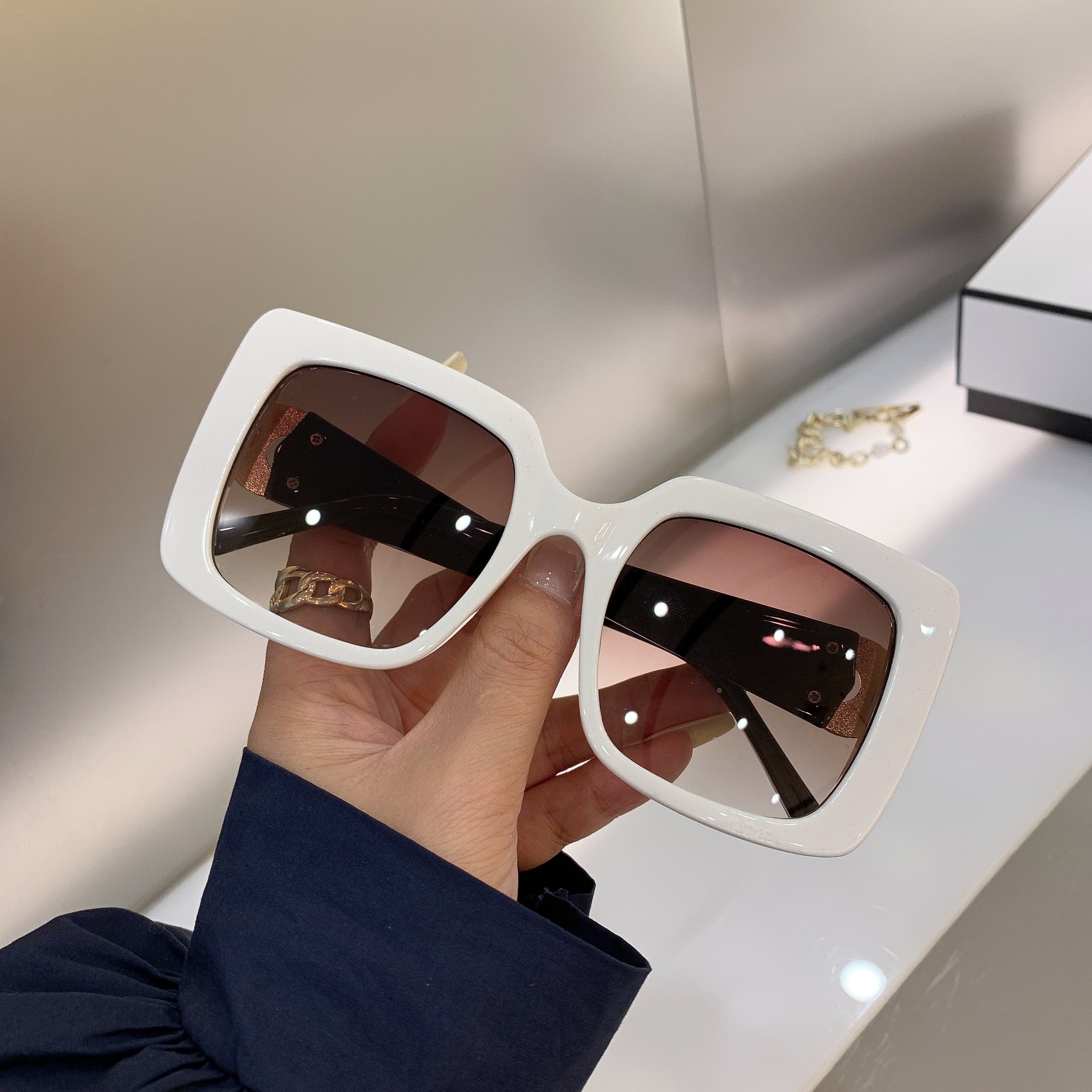 New Oversized Square Sunglass Fashion Trendy Colorful Men Women Eyewear Vintage Luxury Brand Designer UV400 Glasses Shades