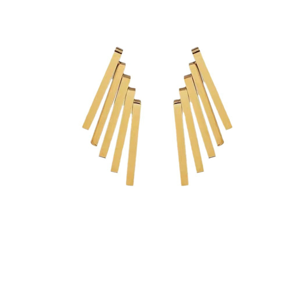 Exaggerated metal earrings with retro style and high-end earrings